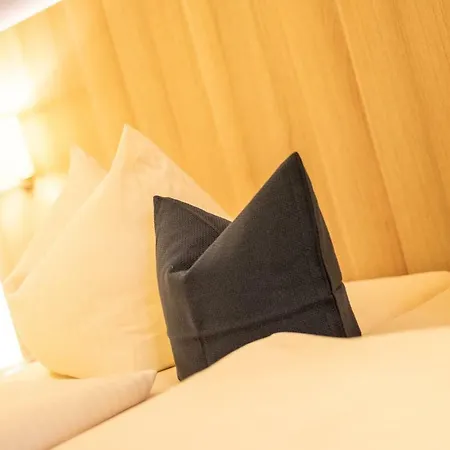 Werdenfels Hotel apartamentowy Murnau am Staffelsee